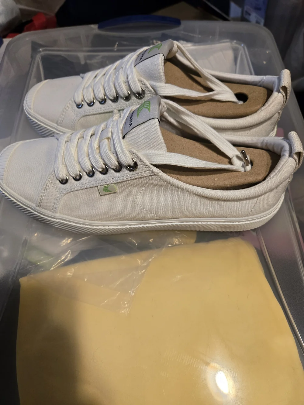 Cariuma Men’s White Canvas Sneakers with Green Accent